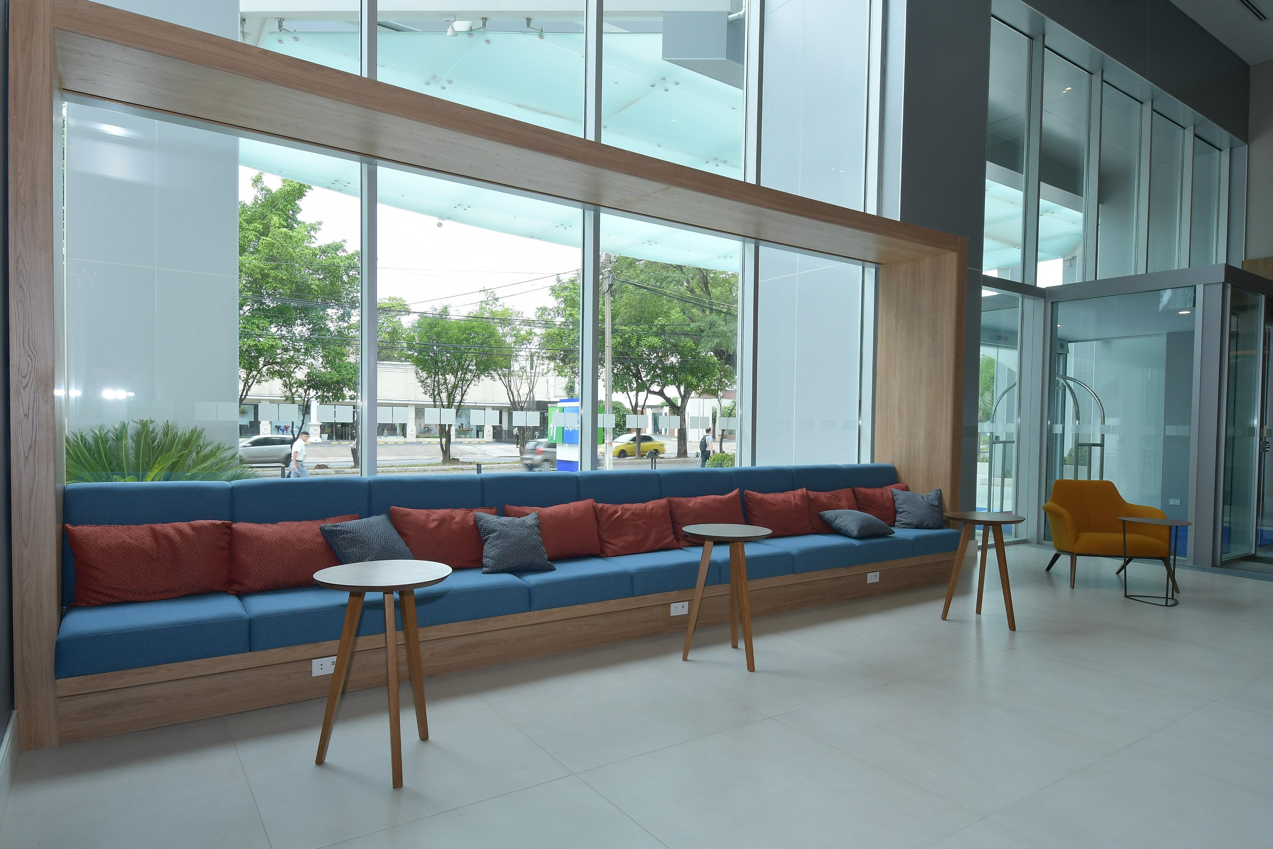 Holiday Inn Express Asuncion Aviadores By Ihg Exteriör bild