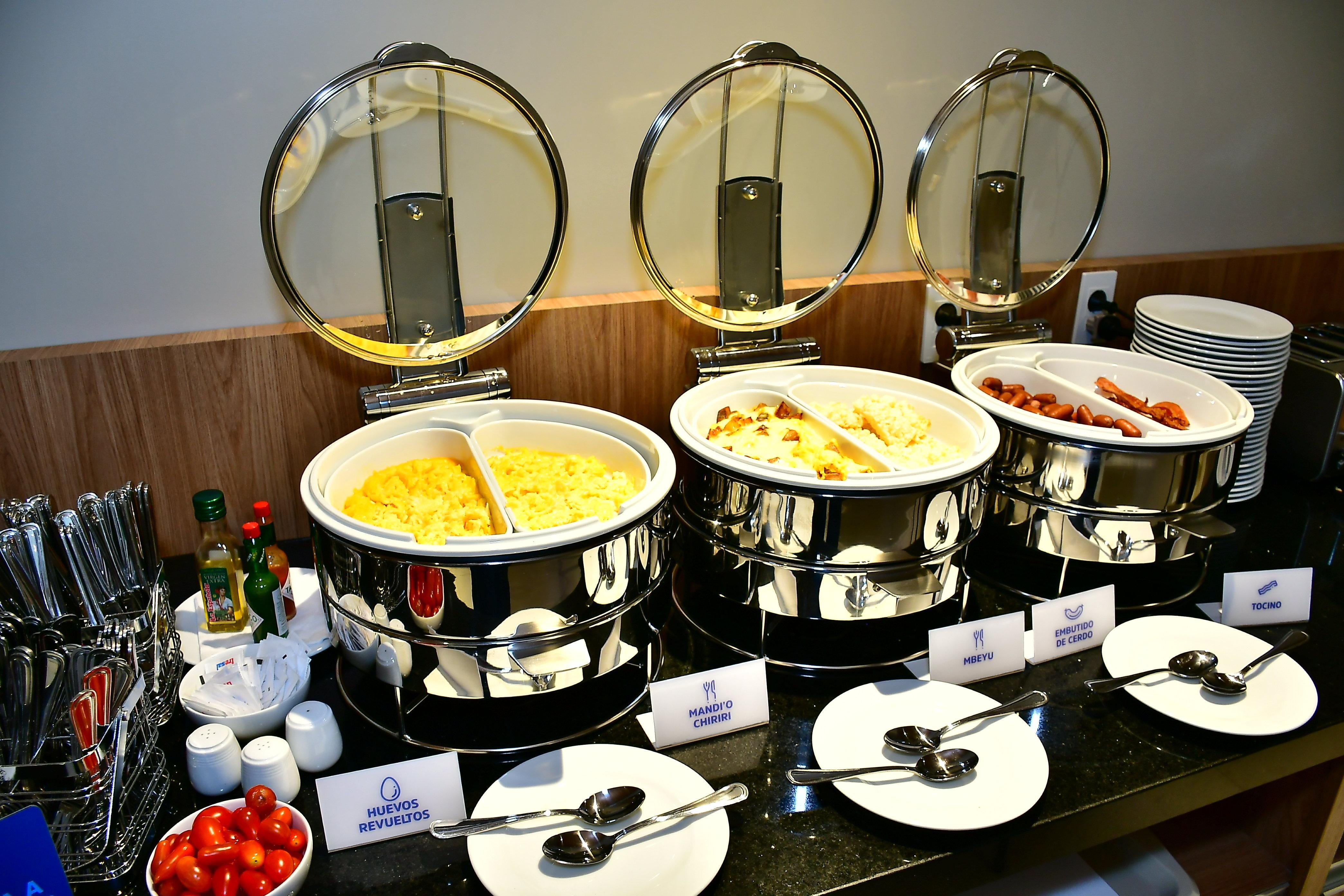 Holiday Inn Express Asuncion Aviadores By Ihg Exteriör bild