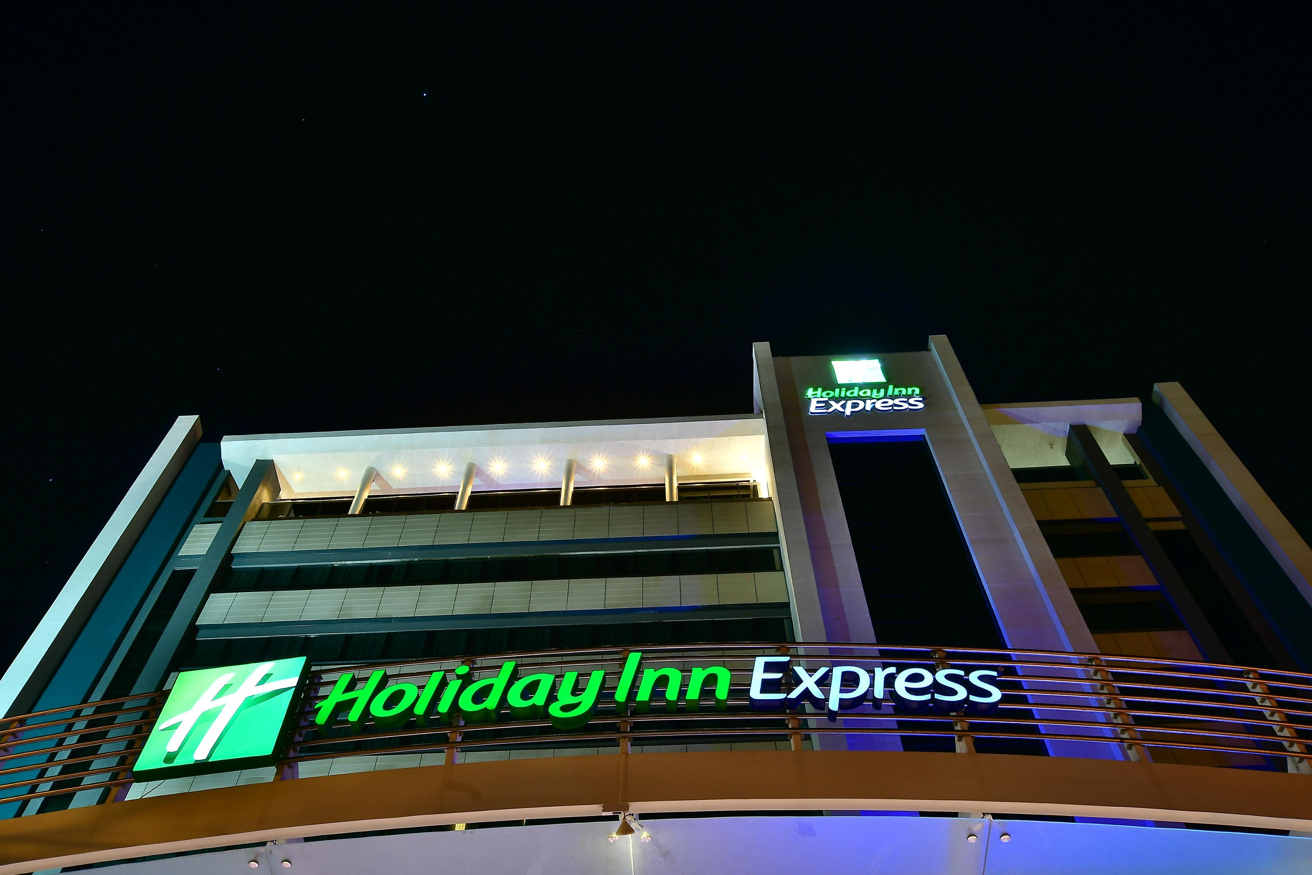 Holiday Inn Express Asuncion Aviadores By Ihg Exteriör bild