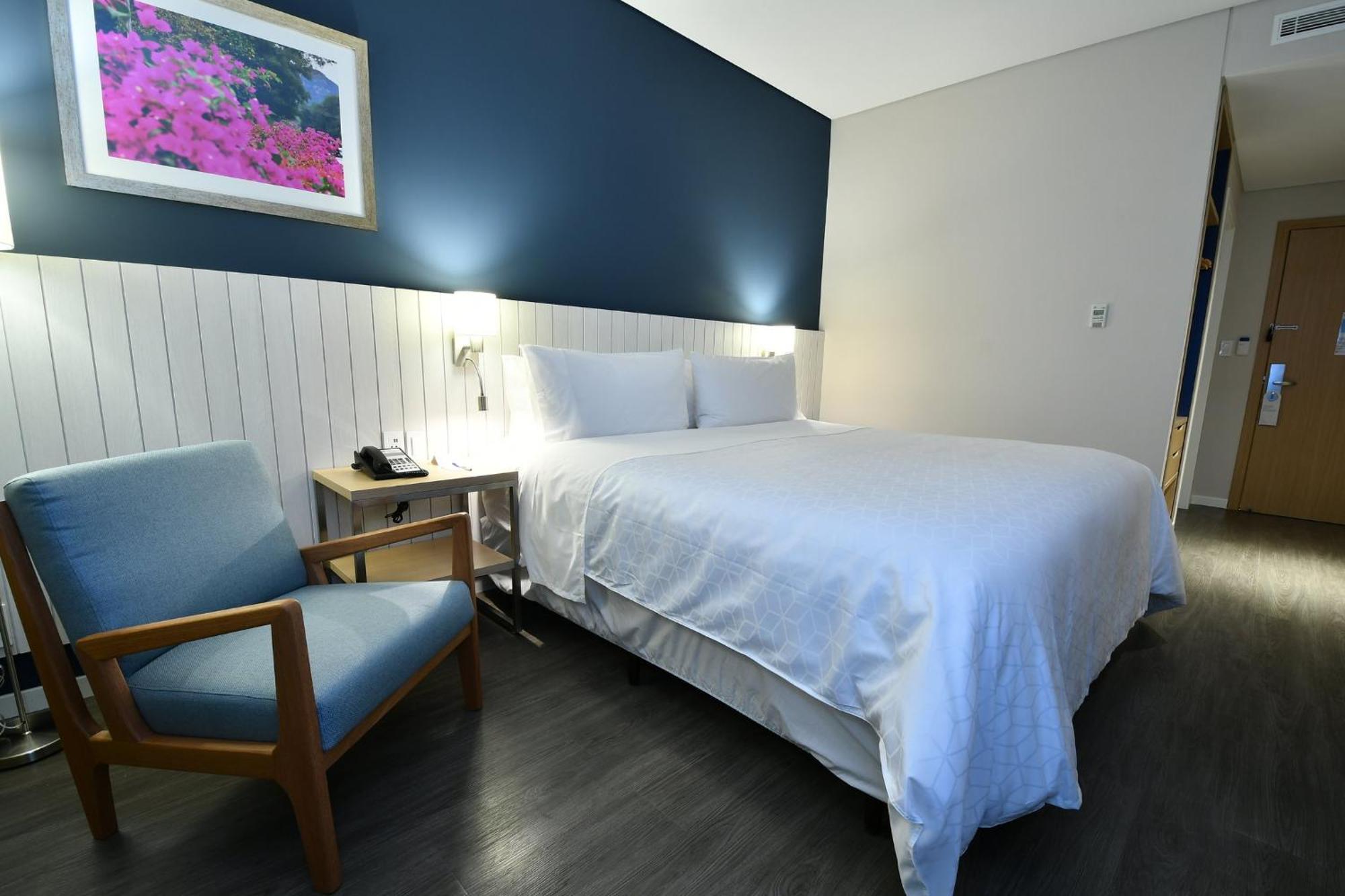 Holiday Inn Express Asuncion Aviadores By Ihg Exteriör bild
